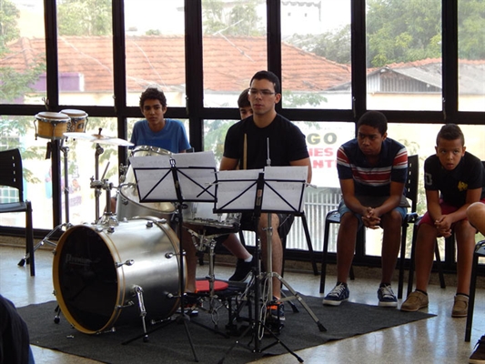 Secretaria da Cultura realiza oficina de bateria e percussão