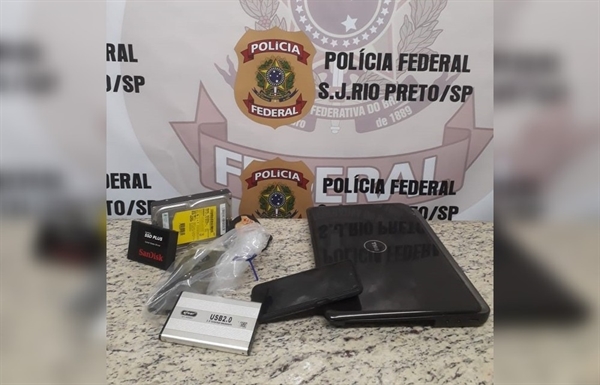 Polícia Federal de Rio Preto apreendeu equipamentos para serem periciados (Foto: Polícia Federal/Divulgação)