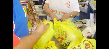 Aprovado prazo maior para adesão de sacolas