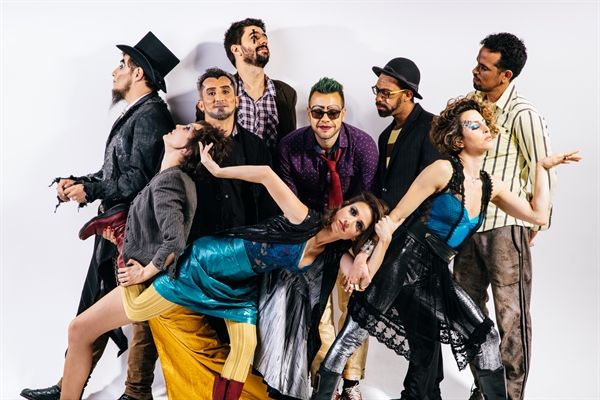 O Teatro Mágico apresenta álbum inédito na Virada Cultural