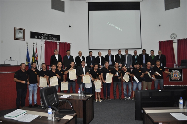 Câmara homenageia ciclistas que fizeram ‘Caminho da Fé’