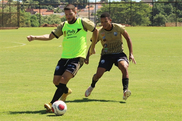 A Votuporanguense segue focada no objetivo contra o Rio Preto, mesmo com dois desfalques para a partida (Foto: Rafael Bento/CAV)