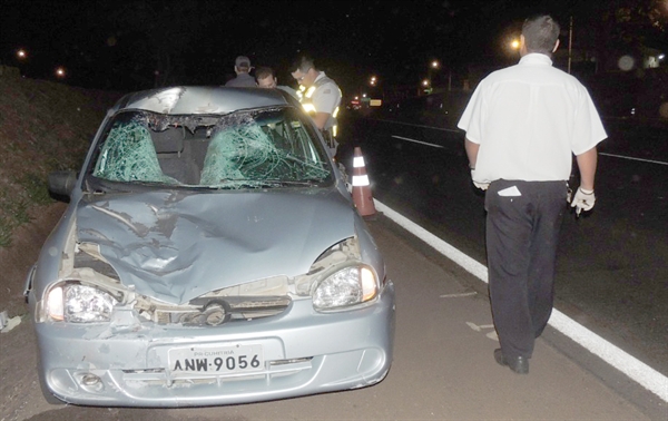 Idosa morre atropelada ao cruzar rodovia