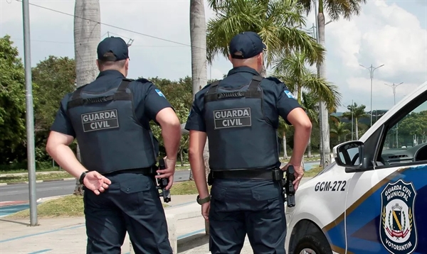 A vereadora Jezebel Silva aproveitou o debate sobre segurança nas escolas para pedir a implantação de uma Guarda Civil na cidade (Foto: Prefeitura de Votorantim)