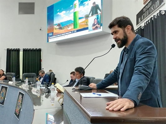 O diretor do Campus de Votuporanga do IFSP, Ricardo Teixeira, esteve na Câmara (Foto: Da assessoria)