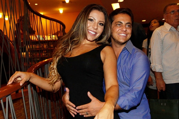 FAMOSOSThammy Miranda e Andressa Ferreira revelam detalhes sobre inseminação (Foto: EntrePOP)