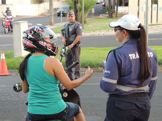 Blitz do “parabéns motorista” continua hoje em Votuporanga