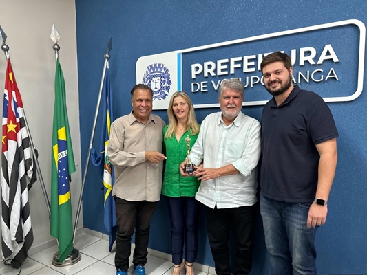 Pré-lançamento do 5º Oscar, oportunidade em que Walliz se reuniu com o padrinho do evento Jorge Seba (Foto: Divulgação)