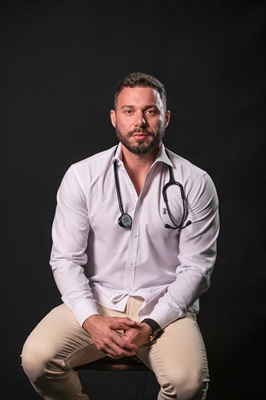 O médico Guilherme de Paula, endocrinologista e nutrólogo do SanSaúde, conversou com o jornal A Cidade (Foto: SanSaúde)