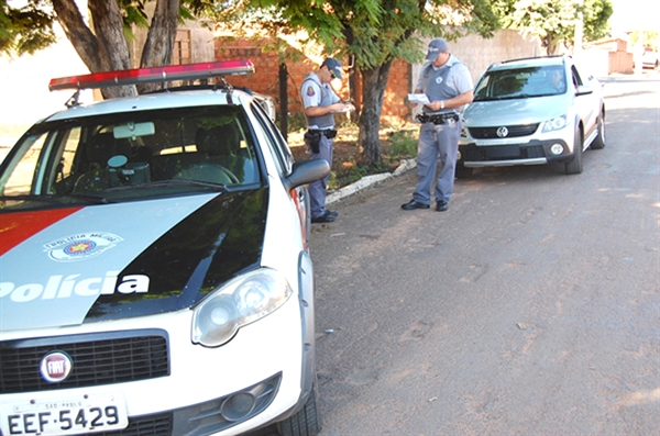 Homem apresenta CNH falsa em abordagem policial