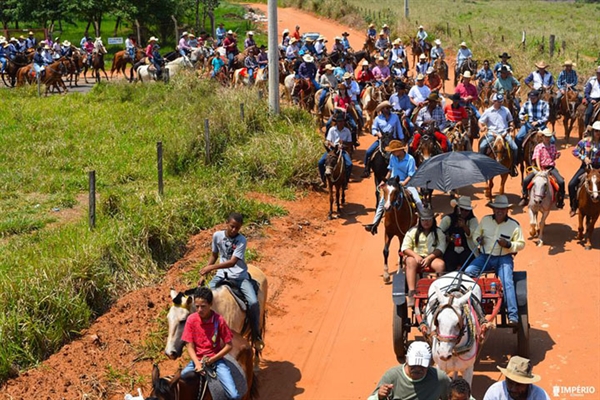 2ª Cavalgada dos Brutos resgata a tradição da cultura sertaneja 