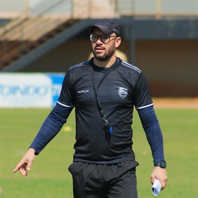 Técnico Rogério Corrêa em treino da Votuporanguense na Arena Plínio Marin  Foto: Rafa Bento/CAV