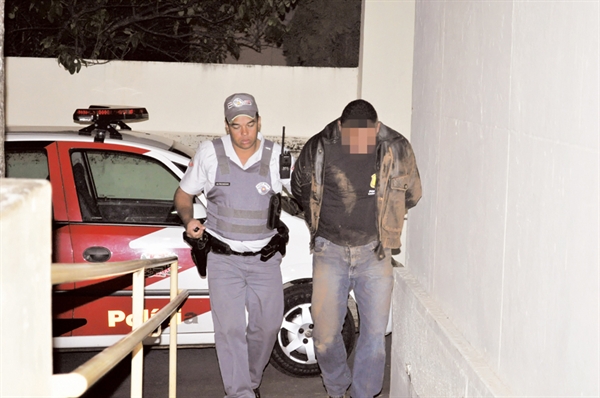 Polícia Militar impede roubo e prende dois por estupro