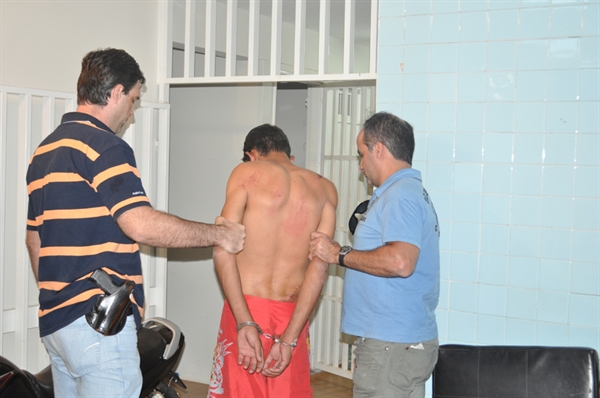 Homem é preso após assaltar farmácia localizada na Vila Muniz