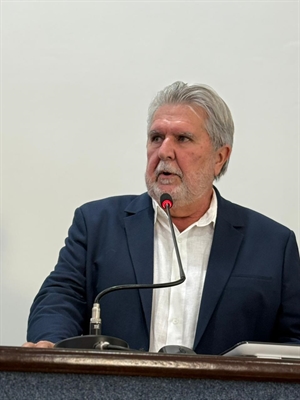 O prefeito de Votuporanga, Jorge Seba (PSD), esteve ontem na 23ª Sessão Ordinária da Câmara Municipal  Foto: Assessoria
