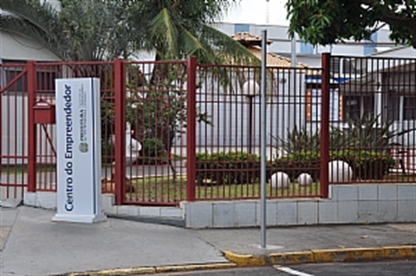Atendendo a determinação do prefeito João Dado, secretário do Desenvolvimento Econômico promove mudanças na pasta e anuncia redução de custos e despesas