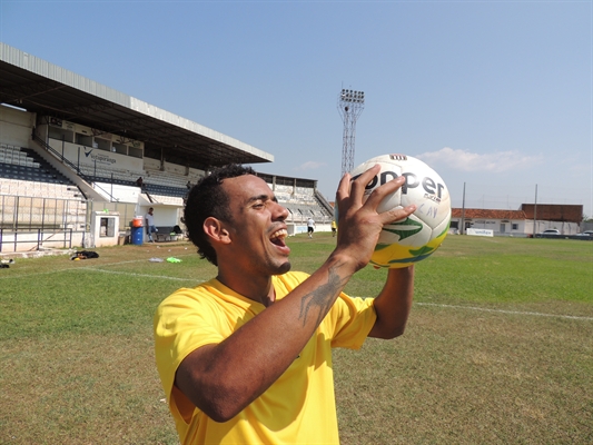 ‘Fome de bola’ para o retorno contra o Ramalhão