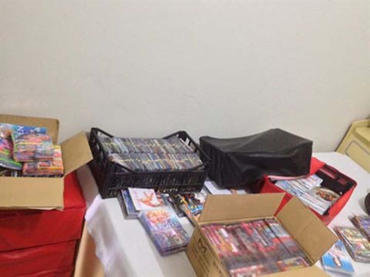 Homem de 70 anos é detido em fábrica de CDs e DVDs
