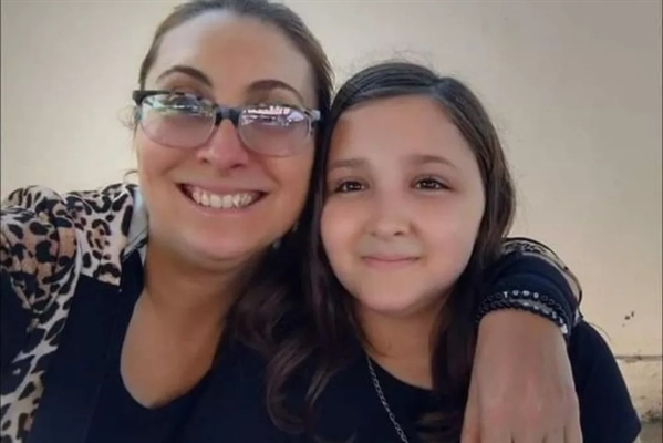 A professora Fabiana Ramos e sua filha Rafaela Ramos Lima foram sepultadas neste domingo 