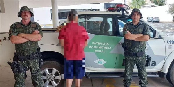 Diante dos fatos, ele foi preso e levado à delegacia do município (Foto: Divulgação/Polícia Ambiental)