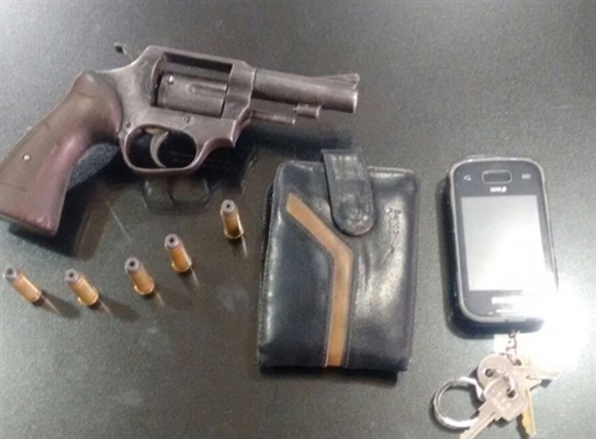 Polícia Rodoviária recupera automóvel roubado