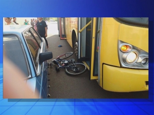 Ciclista é atropelado por ônibus do transporte coletivo de Araçatuba