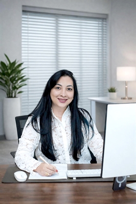 A tabeliã Alyne Yumi Konno, que está à frente do 1º Cartório de Votuporanga desde dezembro de 2025, aprovada no último concurso público do Estado de São Paulo (Foto: Arquivo pessoal)