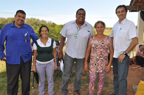 Líderes dos acampamentos com representantes do  Instituto e da FAF e também o vereador Jurandir da Silva