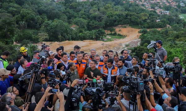 Em entrevista coletiva, a ministra afirmou que a ciência já permite prever que eventos extremos, seja de seca ou de fortes chuvas, devem continuar  (Foto: Agência Brasil)