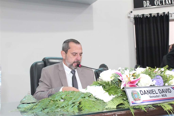Presidente da Câmara, Daniel David, acerta em cheio ao retornar a Sessão Solene para o dia do aniversário da cidade (Foto: Assessoria)