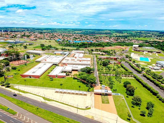 Ao longo dos seus 57 anos de história, mais de 35 mil alunos já receberam seus certificados de Ensino Superior da Unifev (Foto: Unifev)