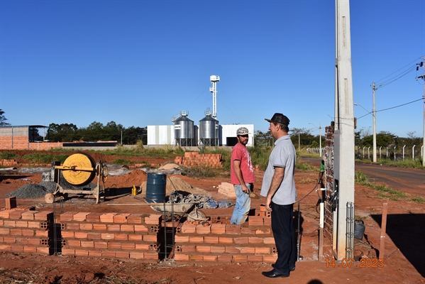  Com a construção de novos barracões, o parque industrial promete ser um fomentador (Foto: Prefeitura de Cosmorama)