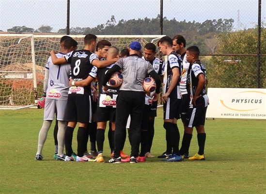  Agora definida a participação, os dirigentes se reúnem na semana que vem para decidir como o clube seguirá (Foto: Reprodução)