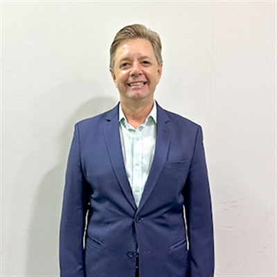 Adauto Mariola na corda bamba. Ele não quer ir embora, mas estão tirando o seu cargo na Votuprev. Tem muita gente contra essa medida (Foto: Prefeitura de Votuporanga)