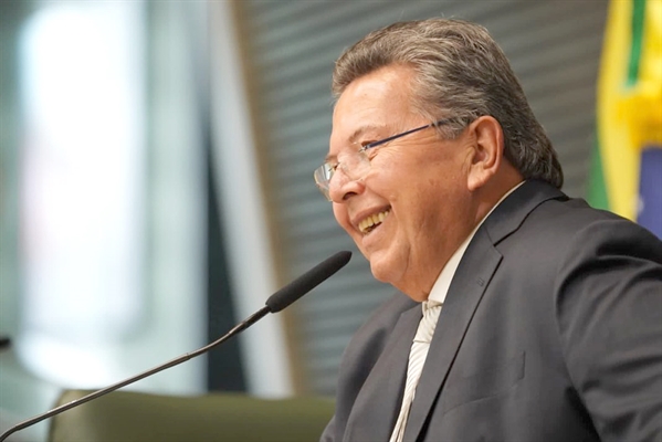 Carlão Pignatari, reelegeu-se deputado e saiu de cena. Não fez nenhuma manifestação pública sobre as eleições do segundo turno. Fechado num silêncio profundo. “Eu, heim!”(Foto: Assessoria)