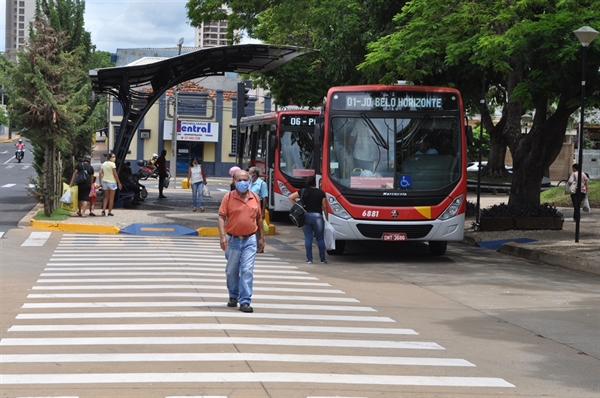 Para evitar um aumento de mais de 120% na passagem, Prefeitura irá aumentar o subsídio e manter o transporte a R$ 3,15 (Foto: A Cidade)