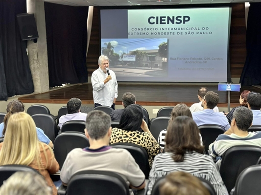 Prefeitos de toda a região participaram de uma reunião em Votuporanga para discutir a criação de um Consórcio de Saúde (Foto: Prefeitura de Votuporanga)