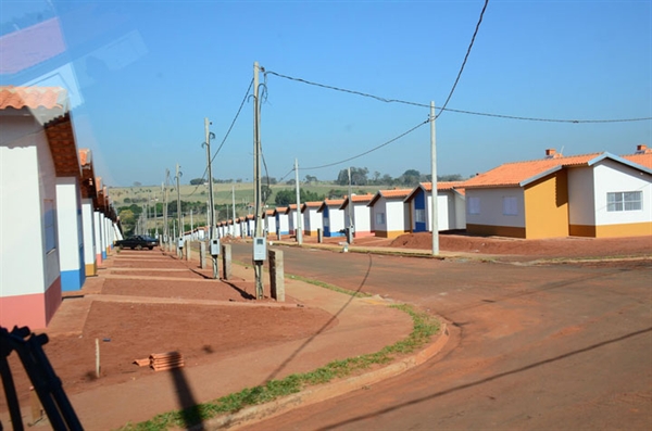 Marão diz que entrega de casas é prioridade