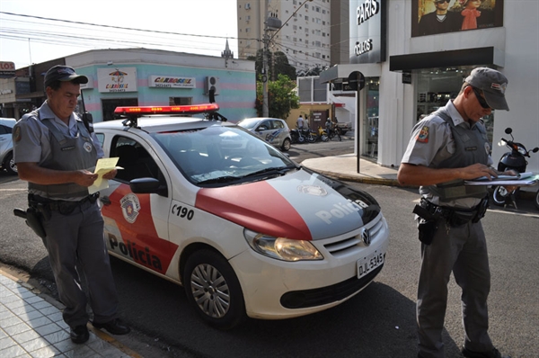 a grande quantidade de multas tem afastado os consumidores da região central da cidade