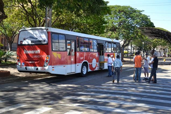 A concessionária esclarece que nestas datas festivas, a procura pelo serviço diminui consideravelmente, tornando desnecessário manter o itinerário normal praticado nestes dias da semana (Foto: Divulgação/Prefeitura de Votuporanga)