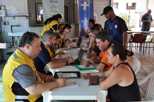 Além dos processos concluídos, após passar pelo Mutirão do MEI, os interessados em formalizar e regularizar suas atividades, podem dar continuidade ao atendimento (Foto: Divulgação/Prefeitura de Votuporanga) 
