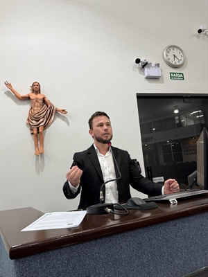 Em meio à onda de casos de violência contra a mulher em Votuporanga, Emerson Pereira propôs medidas de prevenção (Foto: Assessoria)