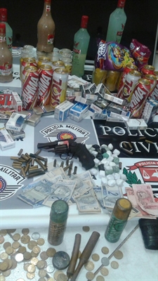 Polícia Civil e Polícia Militar prendem seis em Valentim