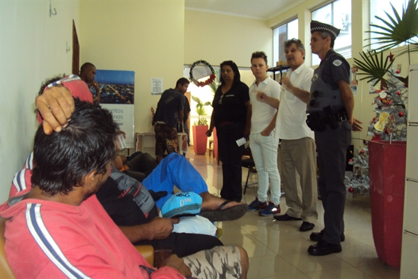 Ação da PM com Secretaria abriga 10 moradores de rua