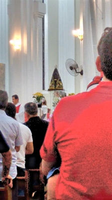 Homem furta coroa de Nossa Senhora dentro da Igreja Matriz