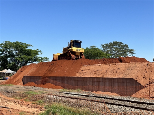 Obras para a construção de dois viadutos em Votuporanga seguem em ritmo forte e devem ser concluídas no início de 2024 (Foto: Prefeitura de Votuporanga)