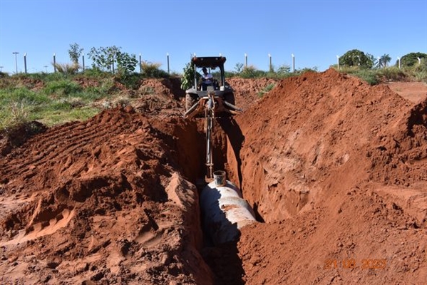 Essa iniciativa busca a captação eficaz das águas pluviais durante o período de chuvas, a fim de evitar transtornos (Foto: Prefeitura de Cosmorama)