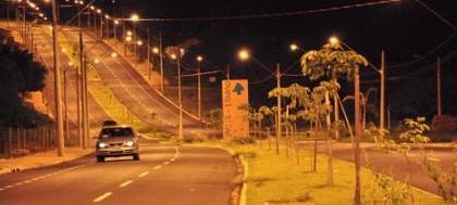 Concluída iluminação na avenida República do Líbano