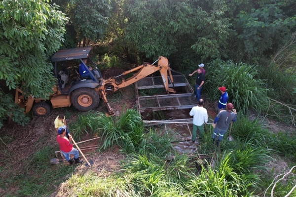 Secretaria da Saúde realizou um mapeamento dos locais mais críticos e as Secretarias de Obras e da Cidade iniciaram a operação (Foto: Prefeitura de Votuporanga)