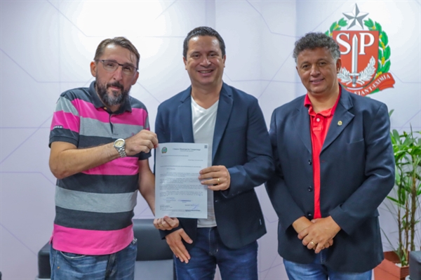 Professor Djalma e Nilton Santiago se reuniram com vários deputados, dentre eles Eduardo Nóbrega. Para quem pediram R$ 150 mil (Foto: Assessoria)